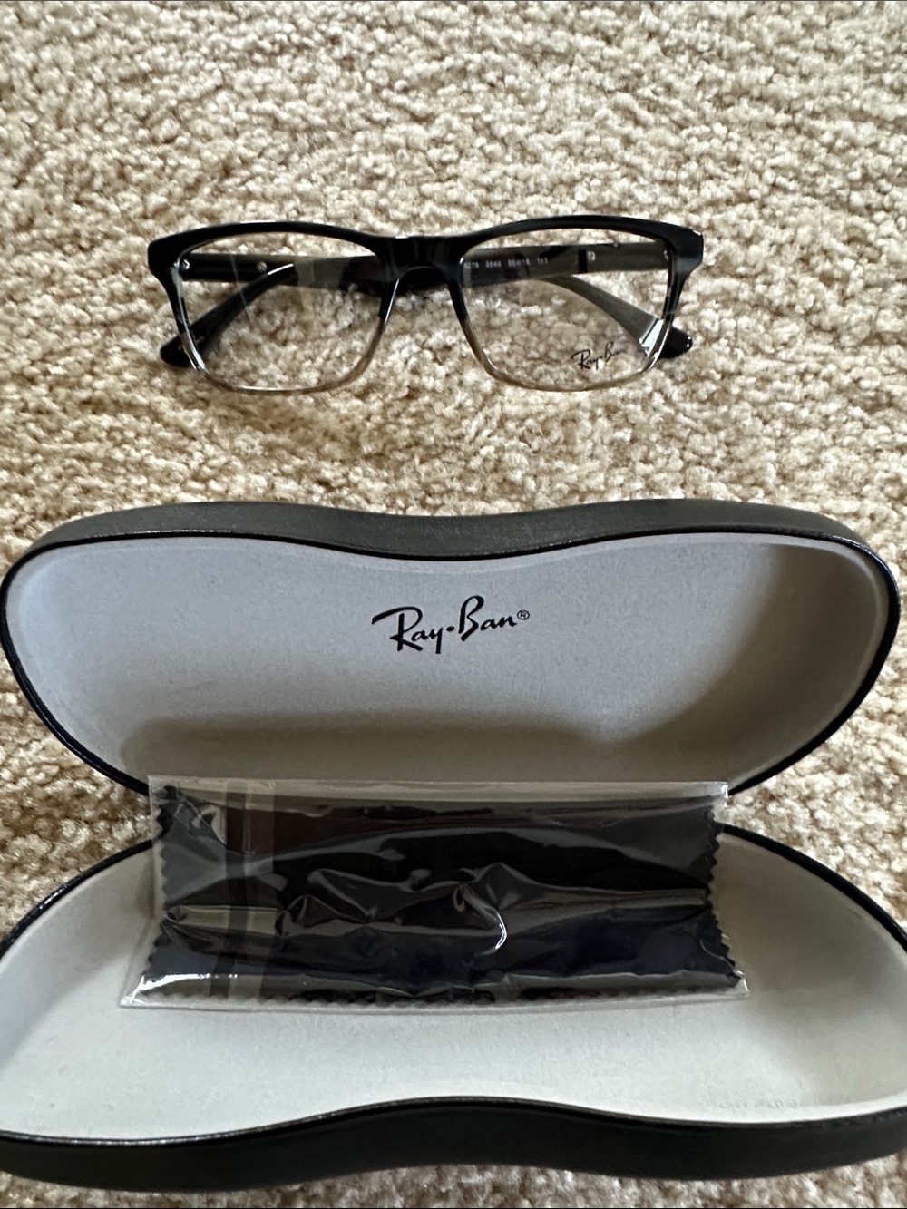 New ombré Ray-Ban Unisex Black/Gray Rectangular Eyeglasses. Authentic